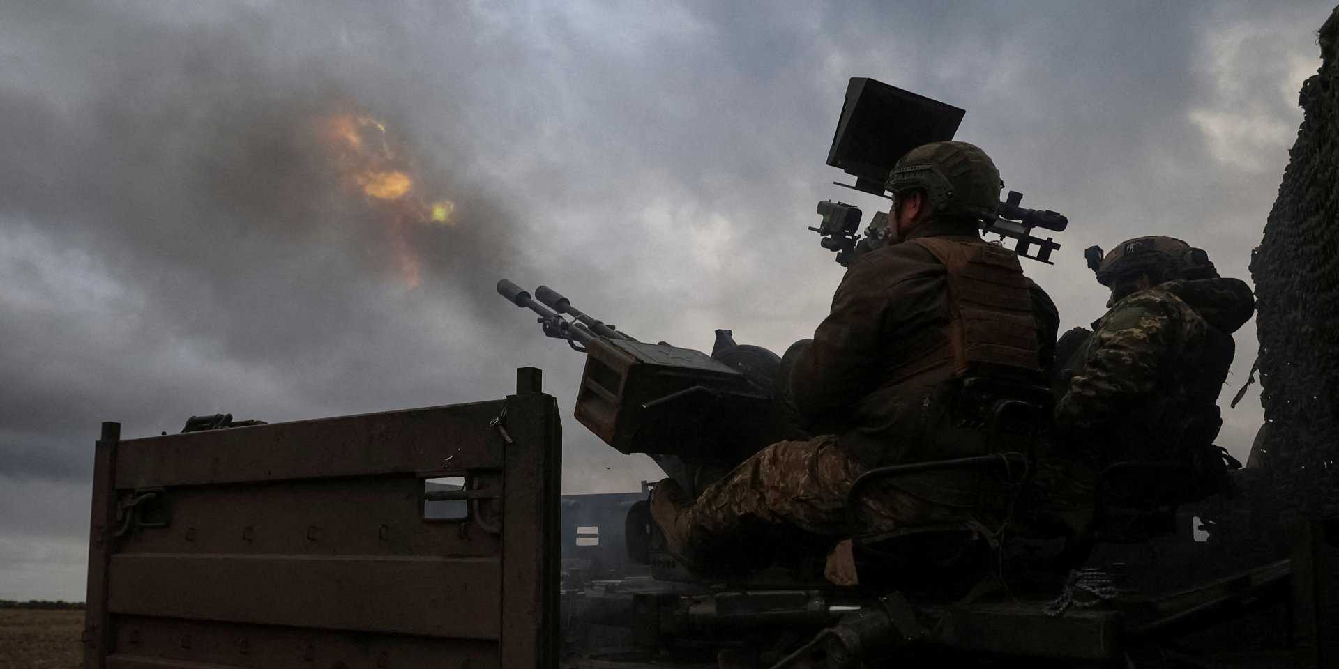 Россия ударила ракетой по&nbsp;селу в&nbsp;Сумской области, ранены две женщины, продолжается атака шахедами&nbsp;&mdash; онлайн