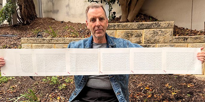 Человек с самым длинным именем в мире читал его час (Фото: Guinness World Records)