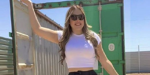 Супруги переехали жить в контейнер, чтобы сэкономить (Фото: Miriam Guiterrez)