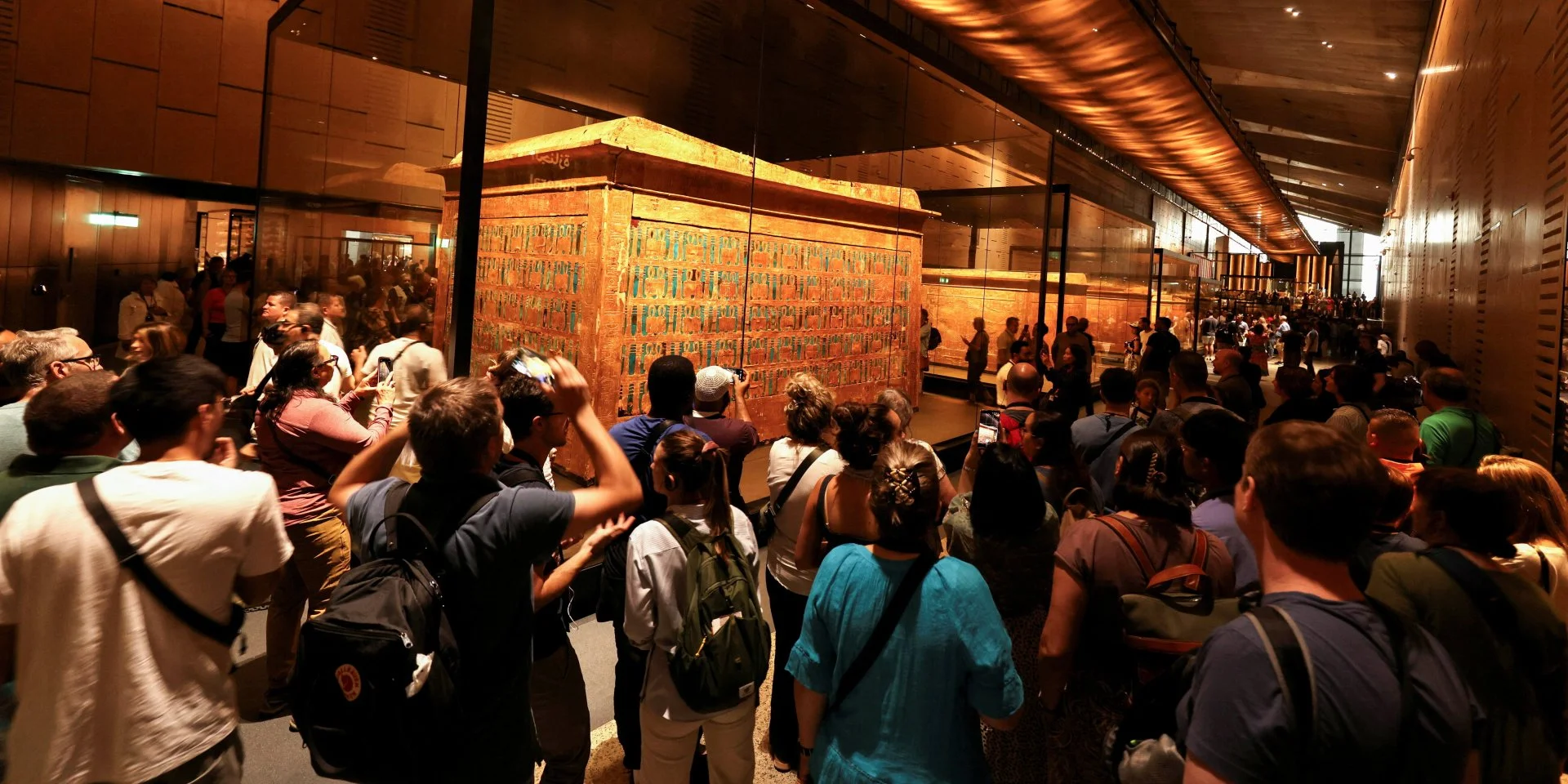 Тисячі людей вже відвідали Великий Єгипетський музей після його офіційного відкриття (Фото: REUTERS/Mohamed Abd El Ghany)