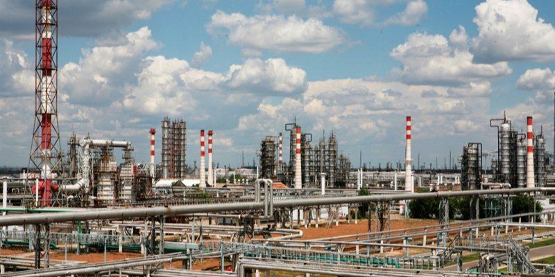 Volgograd oil refinery (Photo: Wikimedia)