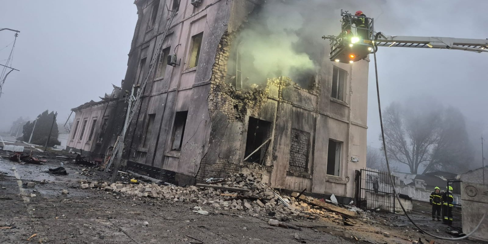 Strike on Zaporizhzhya-Kamyanske station, Nov. 6, 2025 (Photo: Oleksandr Pertsovskyi / Facebook)