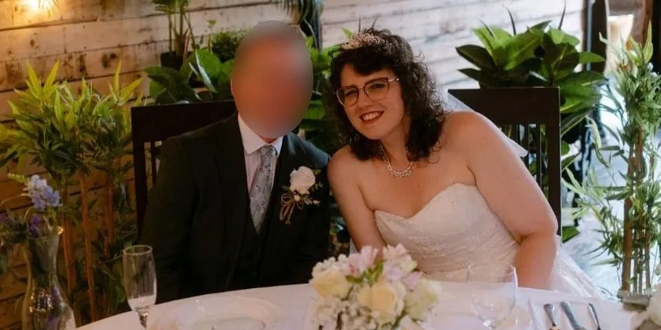 Женщина изменила своему жениху в день их свадьбы в день их свадьбы (Фото: KennedyNews/JenniferDavy-DayPhot)