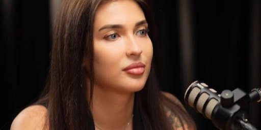 Росіянка поміняла колір очей, щоб її майбутня дитина вже народилась блакитноокою (Фото: РосЗМІ)