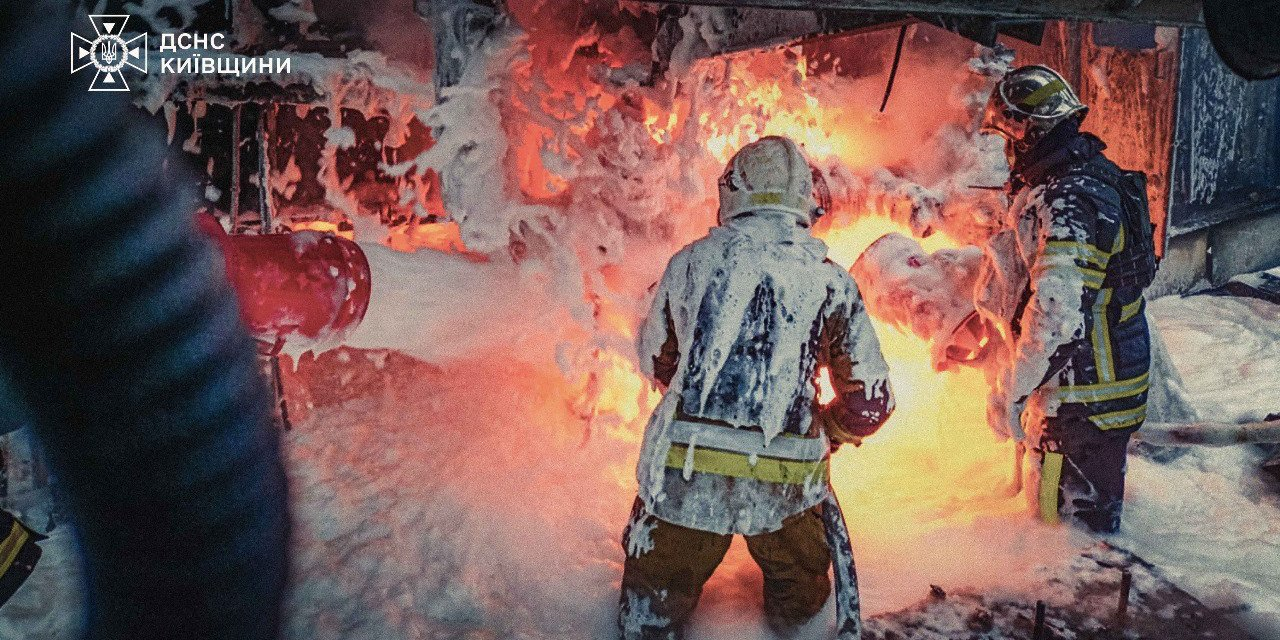 Eliminating the consequences of enemy shelling (Photo: State Emergency Service of Kyiv Oblast)