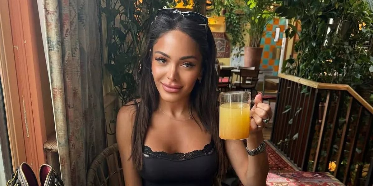 Британка поделилась трудностями в жизни из-за отношений со старшим мужем (Фото: regardinggee)