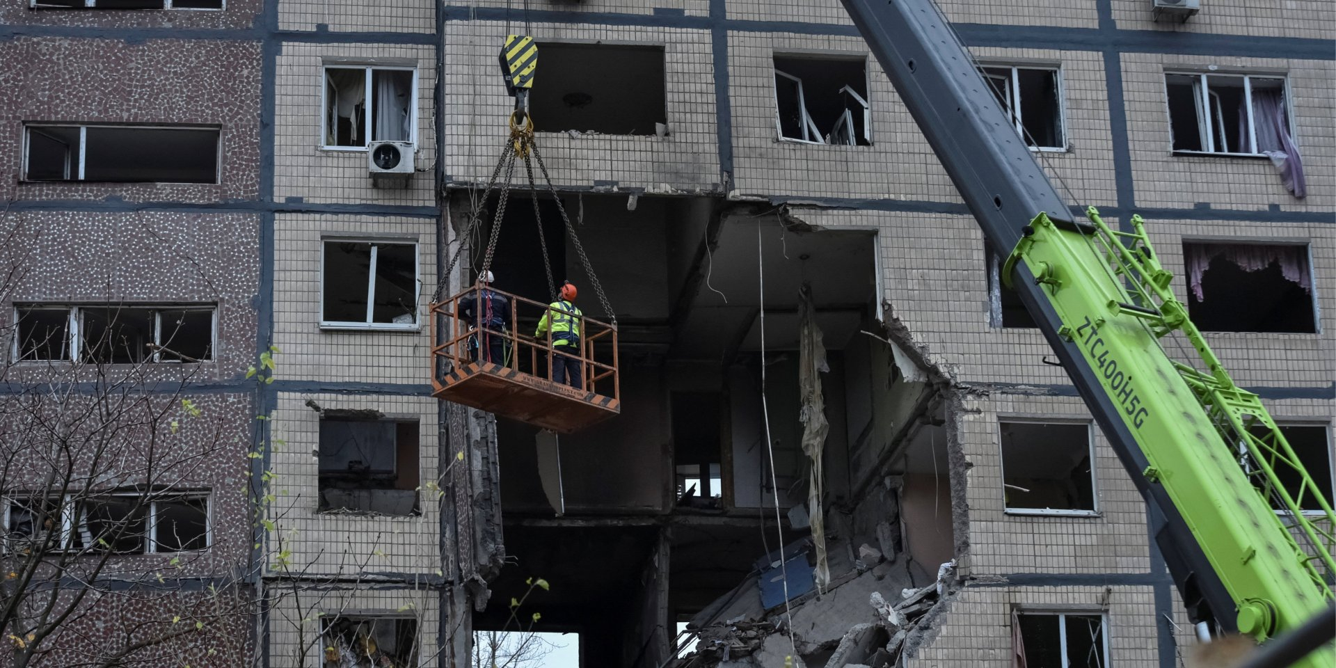 The aftermath of Russian combined attack on Dnipro (Photo: REUTERS/Mykola Synelnykov)