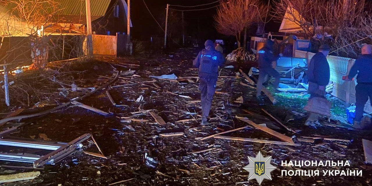 Russian strike killed two woment in Horodnya (Photo: National Police)