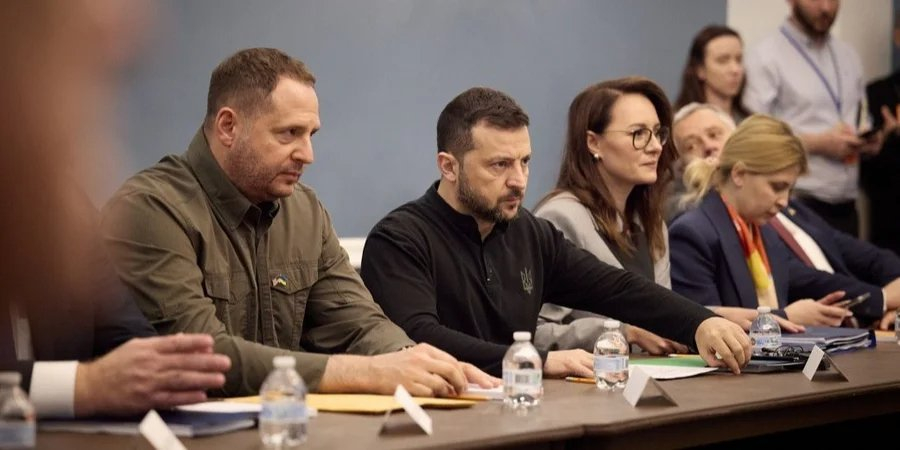 The authorities are currently most concerned about whether the head of the President’s Office could receive an official notice of suspicion during the investigation into the criminal activities of Tymur Mindich, Ukrainska Pravda reports. (Photo: president.gov.ua)