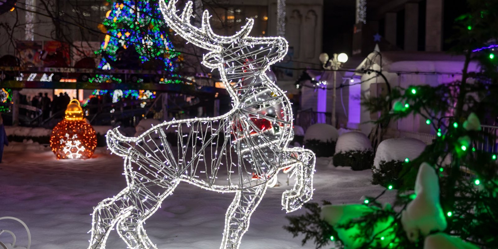 ILLUMINARIUM в Киеве — Световые установки работают несмотря на