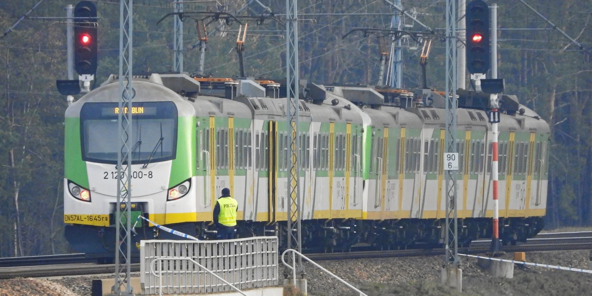 Ukrainian citizens linked to Russian spies sabotage rail line to Ukraine – Tusk