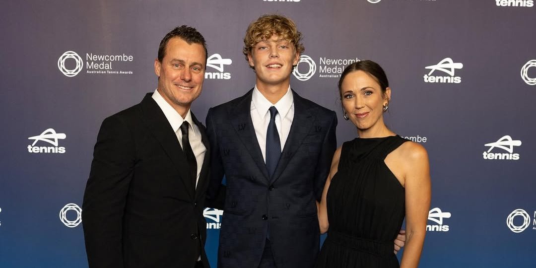 Ллейтон Хьюитт с сыном и женой (Фото: instagram.com/lleytonhewitt89)