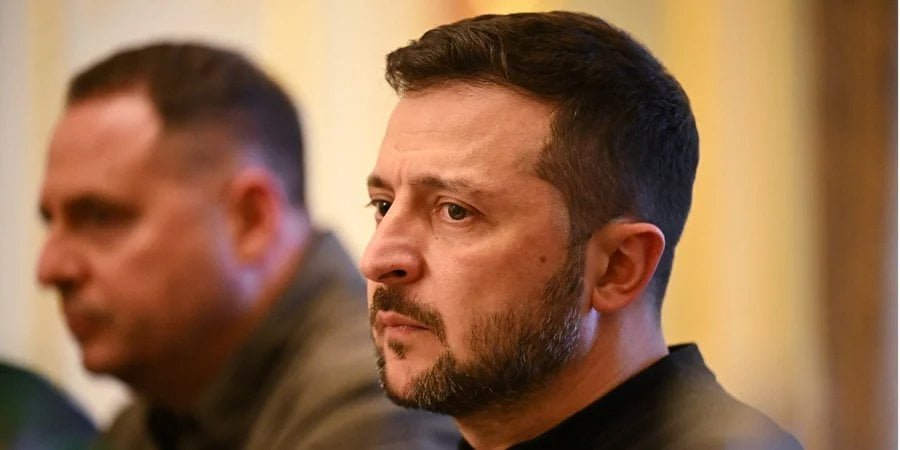 Володимир Зеленський та Андрій Єрмак (Фото: Leon Neal/Pool via REUTERS)