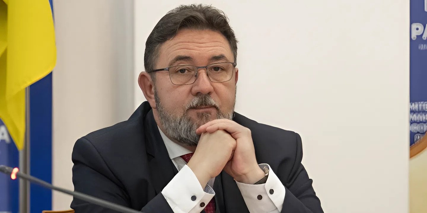 &laquo;Нужна масштабная ротация&raquo;. Ермак является одним из&nbsp;символов системы, которая позволила позорной коррупции появиться&nbsp;&mdash; разговор с&nbsp;нардепом Потураевым