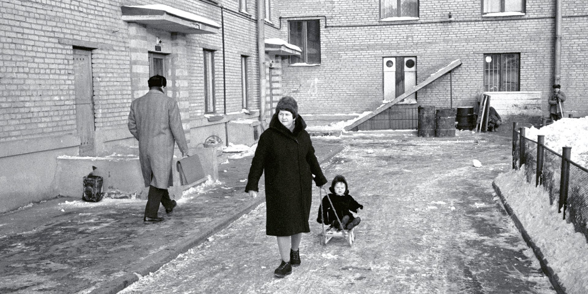 Фотографія зимового подвір'я у Києві, 1950-ті роки (Фото: Bettmann / Getty Images)