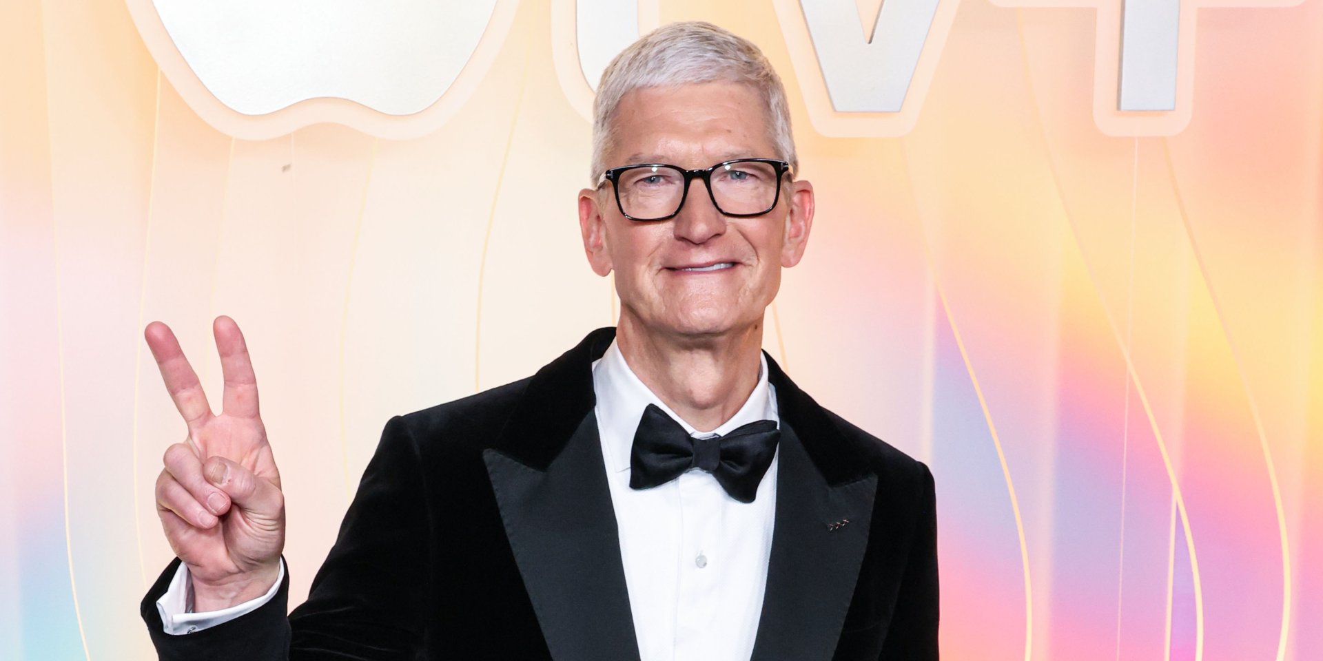 До свидания, Тим Кук. Чем запомнился генеральный директор Apple и кто его заменит