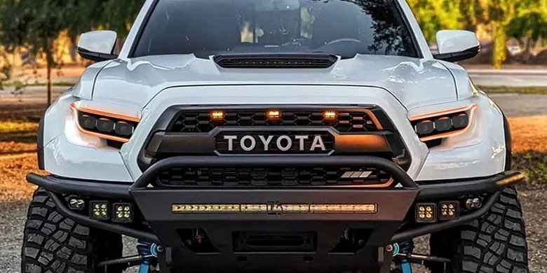 Toyota (Фото: Oracle Lighting)