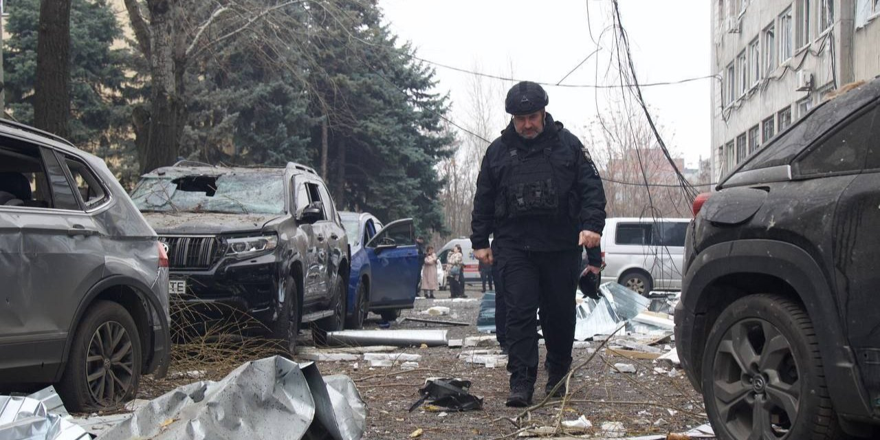 An enterprise and car repair station damaged in Russian missile strike on Dnipro, Dec. 1, 2025 (Photo: Vladyslav Haivanenko / Telegram)