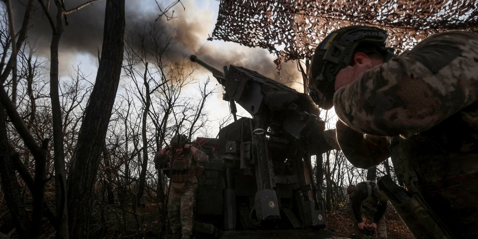 Servicemen of the 148th Separate Artillery Brigade of the Armed Forces of Ukraine fire a Caesar self-propelled howitzer on the front line near Pokrovsk, November 23, 2025. (Photo: REUTERS/Anatolii Stepanov)