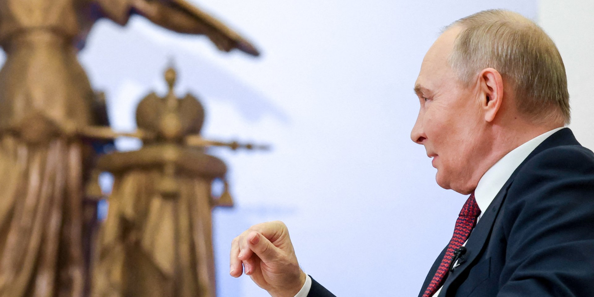 Putin in one of the Kremlin halls during an interview with Indian media. (Photo: Sputnik/Vyacheslav Prokofyev/Pool via REUTERS)