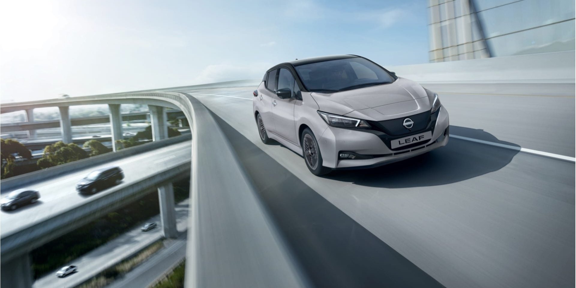 В ноябре 2025 года продажи электромобилей увеличились почти в три раза (Фото: Nissan)