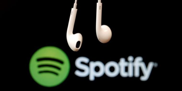 Spotify также подготовил готовые промпты (Фото: Christian Hartmann / Reuters)