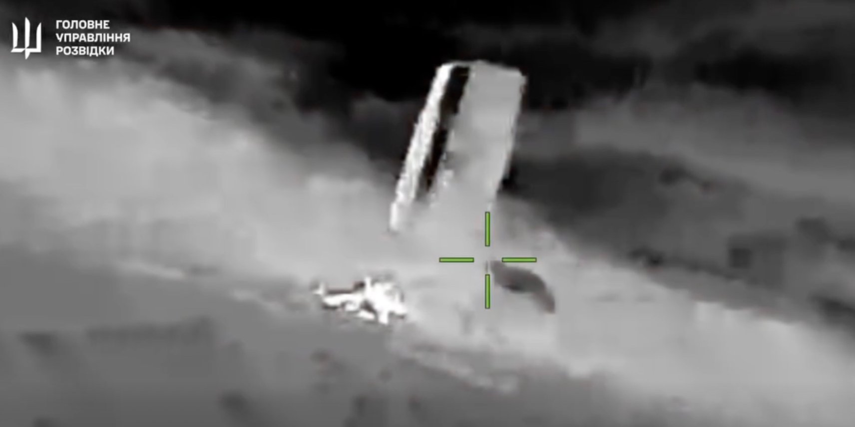 Українська розвідка вразила транспортний літак Ан-26 і РЛС окупантів у тимчасово окупованому Криму (Фото: Скриншот із відео)