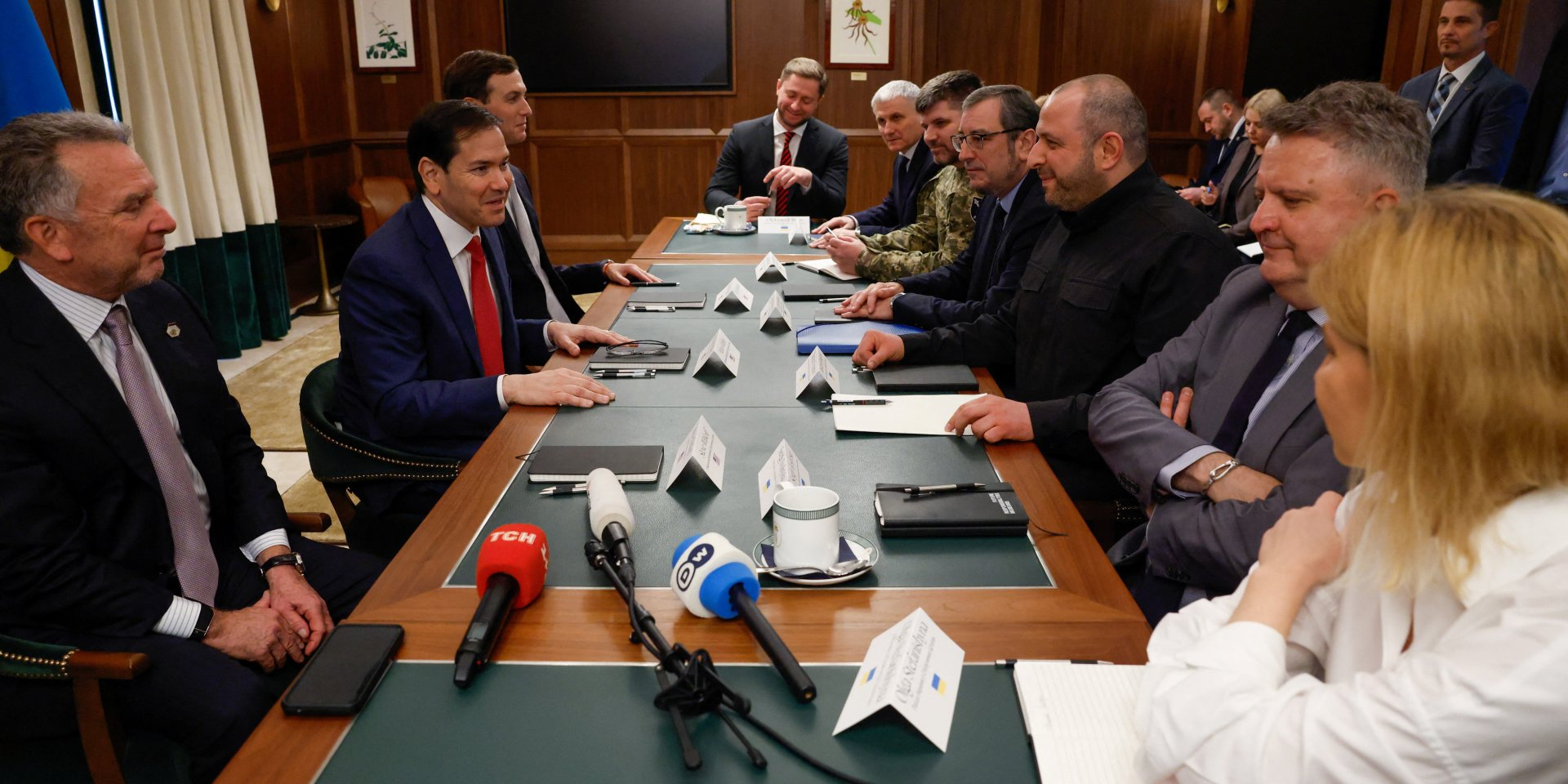 Talks between the Ukrainian and U.S. delegations in Miami on Nov. 30, 2025 (Photo: REUTERS/Eva Marie Uzcategui)