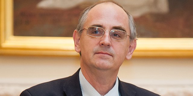 Едвард Лукас: Колись ви були такими модними — з веселими синьо-жовтими прапорами, фотогенічними людьми та дотепними мемами (Фото: georgiatoday.ge)