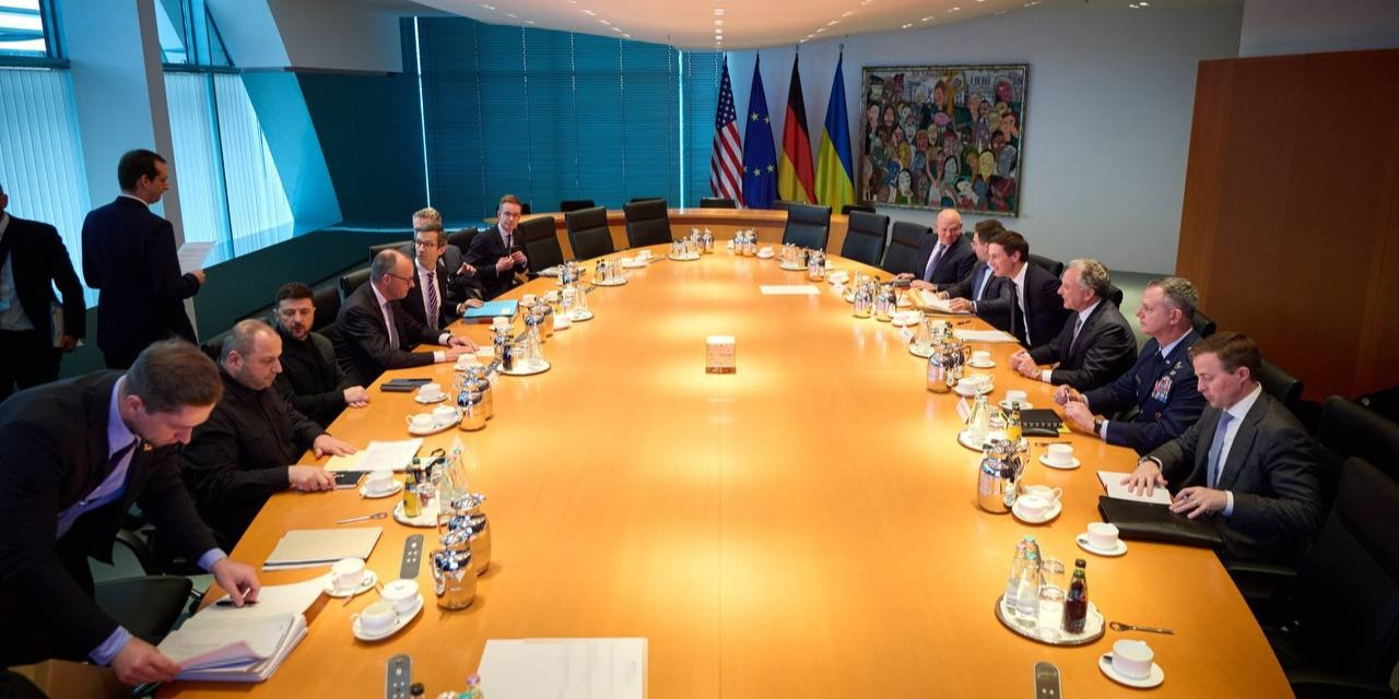 Meeting between Ukrainian and American representatives in Germany on December 14 (Photo: Zelenskiy / Official / Telegram)