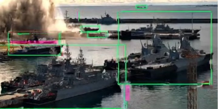 Explosion in port of Novorossiysk (Photo: Video screenshot / SBU / YouTube)