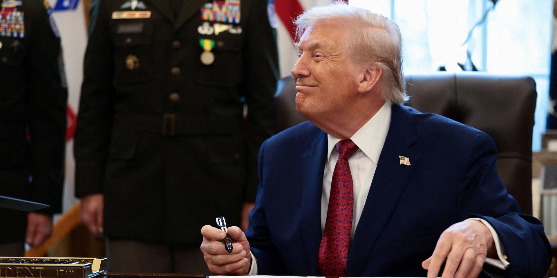 С момента возвращения к власти Дональд Трамп запустил самую радикальную программу экономических экспериментов за столетие, пишет Арчи Холл (Фото: REUTERS/Evelyn Hockstein)