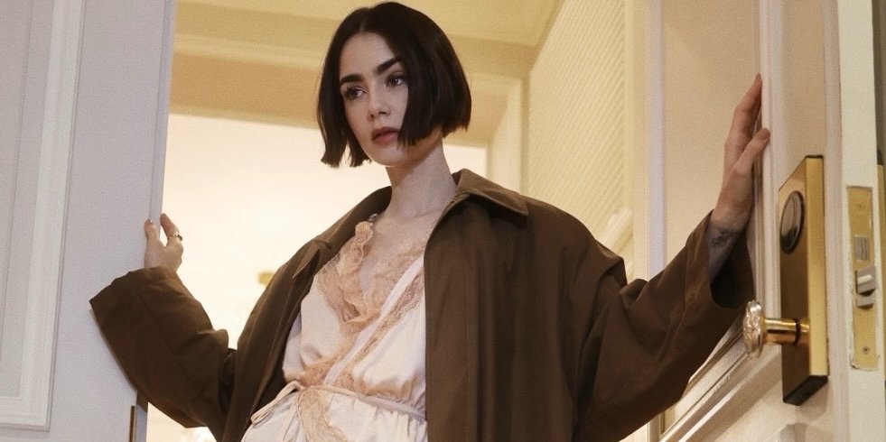 Боб с ровным срезом носит Лили Коллинз, звезда сериала Эмили в Париже (Фото: instagram.com/lilyjcollins)