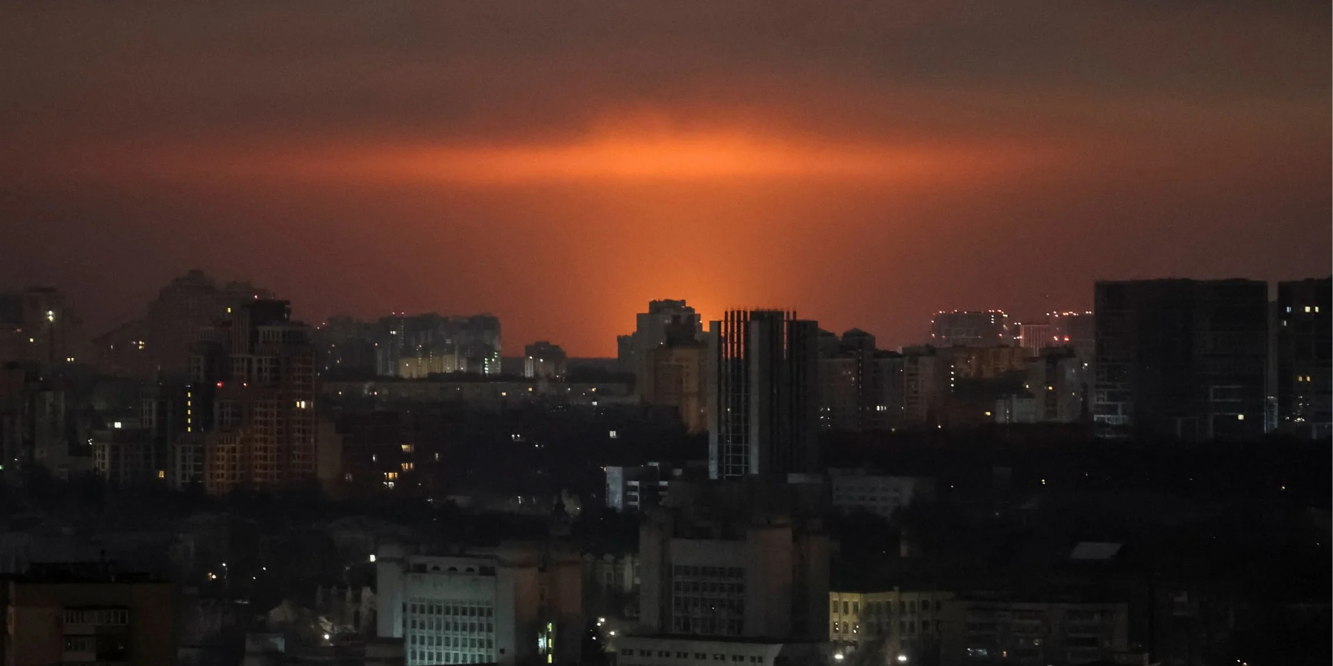 Вибух шахеда у Києві, 6 грудня 2025 року (Фото: REUTERS/Gleb Garanich)