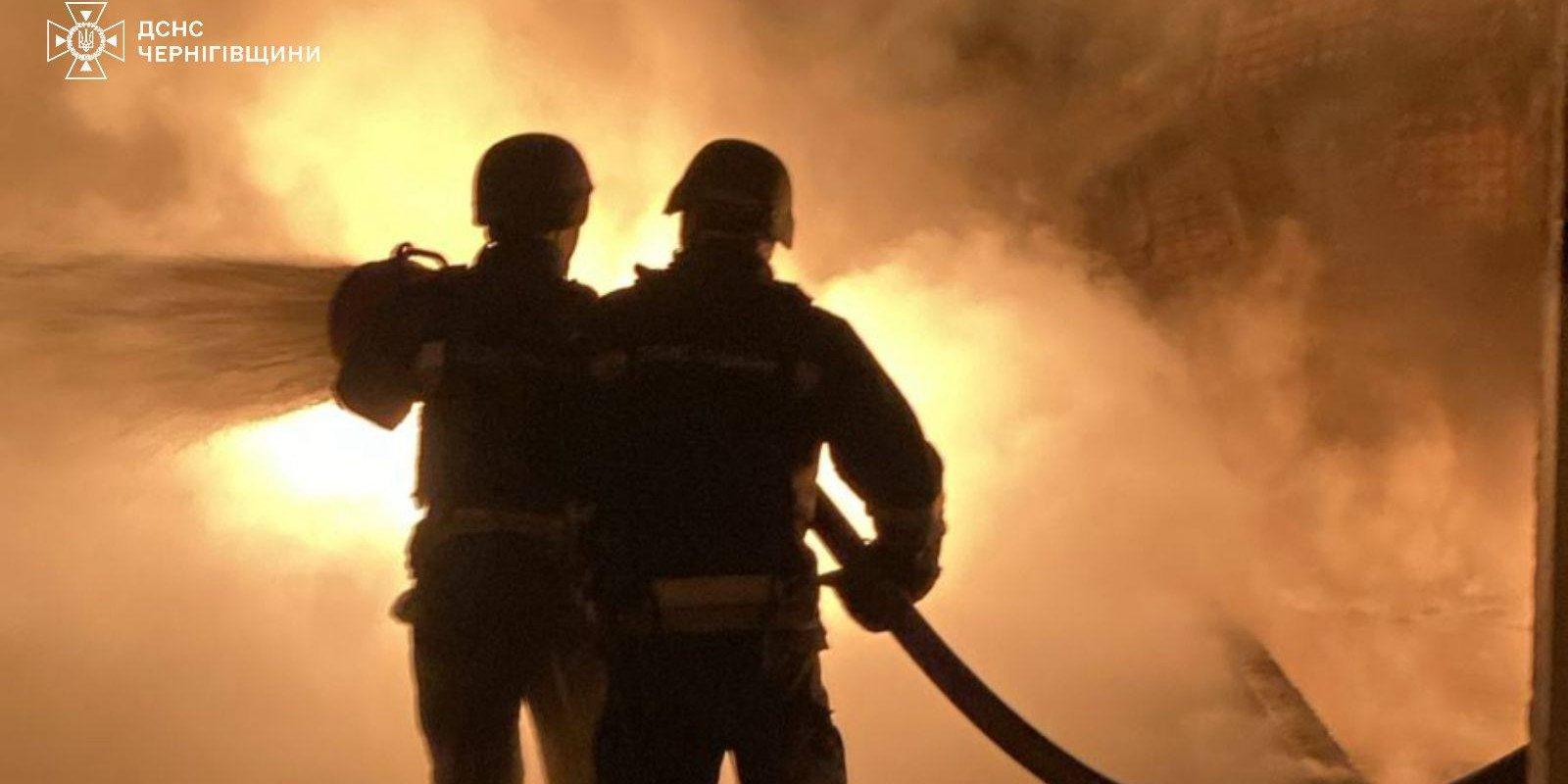 Fire in Chernihiv Oblast after a Russian drone attack on Dec. 24, 2025 (Photo: Chernihiv Oblast State Emergency Service)