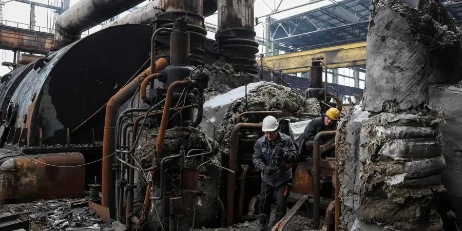 Поврежденная в результате российских ударов ТЭС в Украине (Фото: REUTERS/Gleb Garanich)