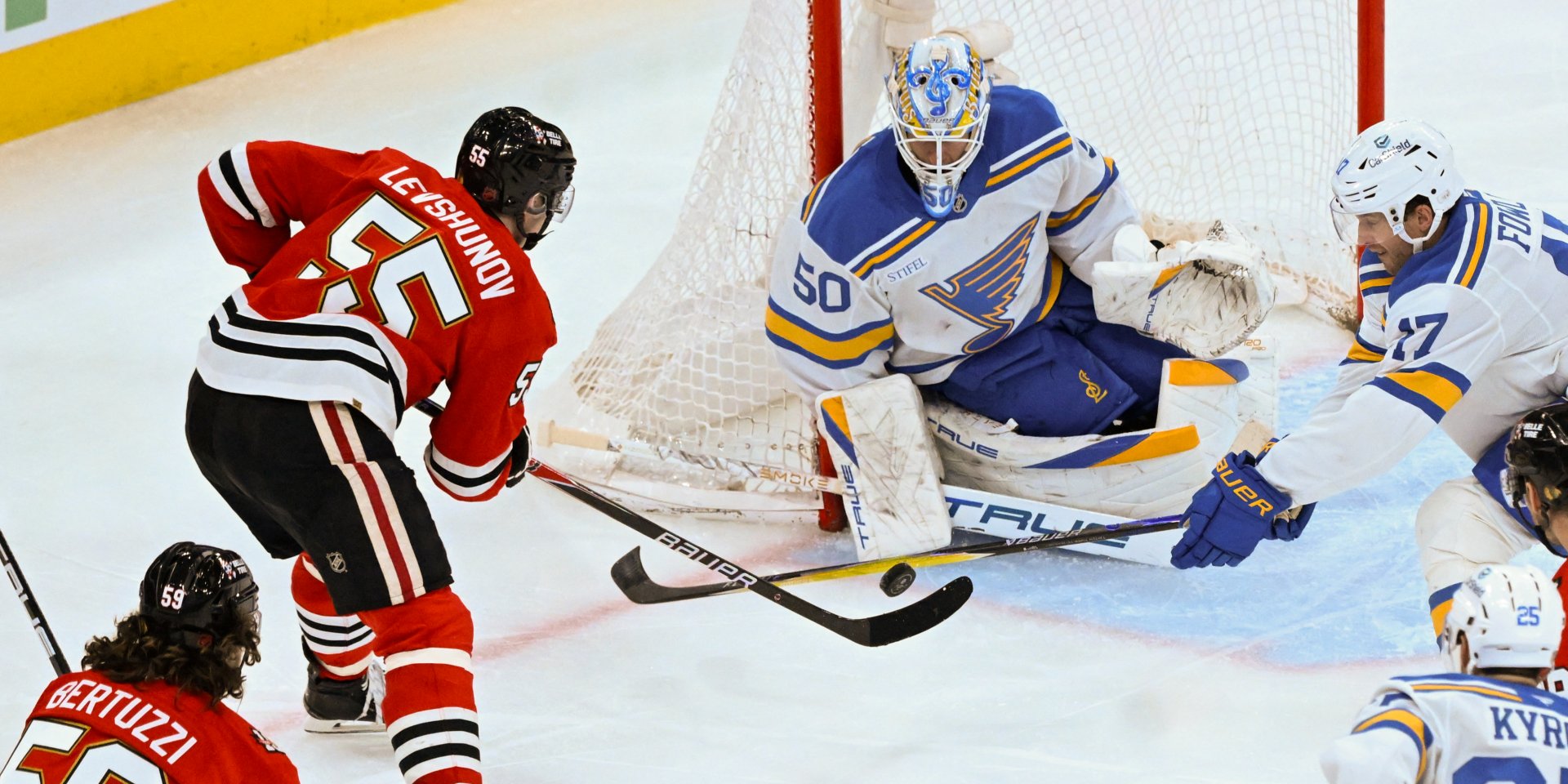 Джордан Биннингтон пропустил семь шайб (Фото: Matt Marton-Imagn Images)