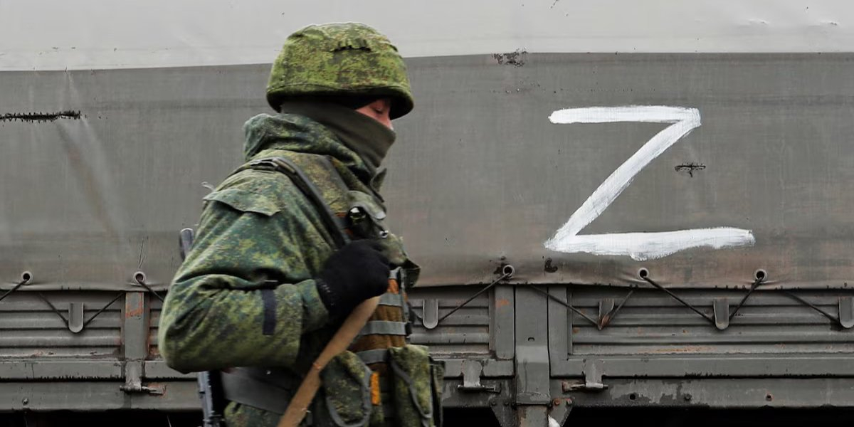 In Vasylivka and Kamianske, Russian troops are conducting searches and seizing electronic equipment. (Photo: REUTERS/Alexander Ermochenko)