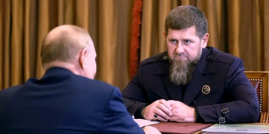 Володимир Путін особисто привів до влади в Чечні родину Кадирових у роки другої чеченської війни (Фото: Vyacheslav Prokofyev/Sputnik/Pool via Reuters)