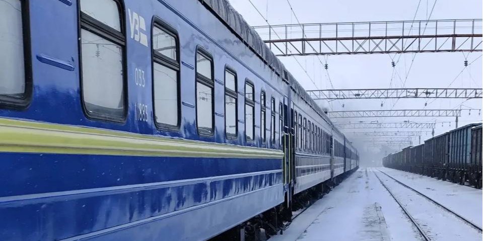 Благодаря работникам Укрзализныци девочка вовремя добралась до больницы (Фото: Ірина Власенко/Threads)