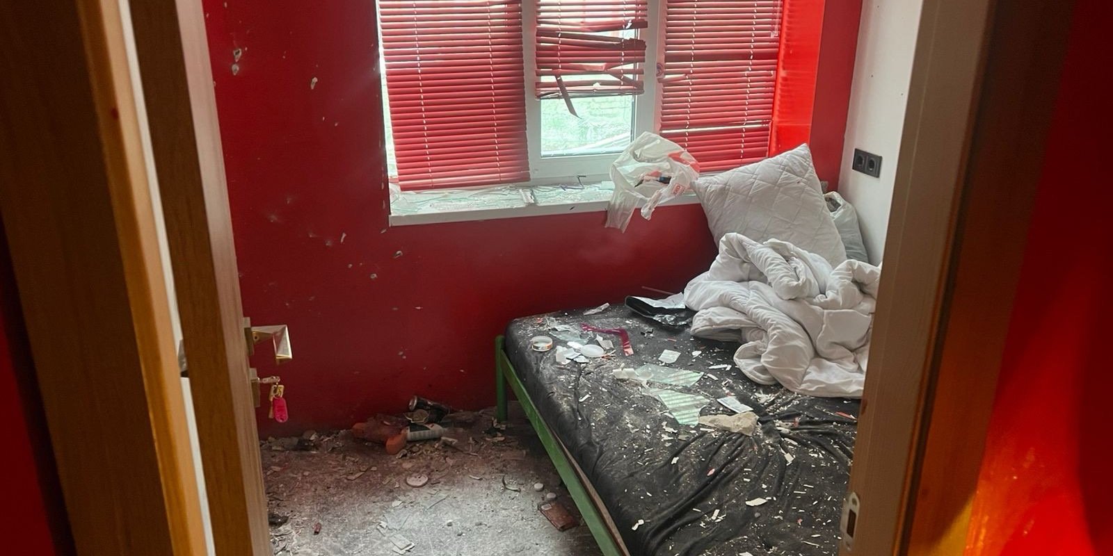 Поліція Києва затримала чоловіка за замах на вбивство після вибуху гранати в хостелі (Фото: Національна поліція України)