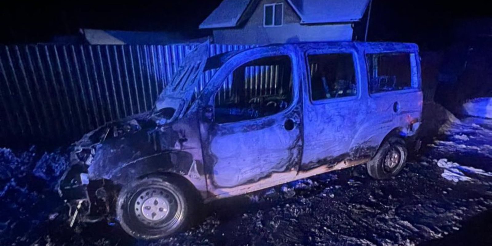 Поліція затримала прикарпатця, який пішов грітися в чуже авто та підпалив його (Фото: Нацполіція)