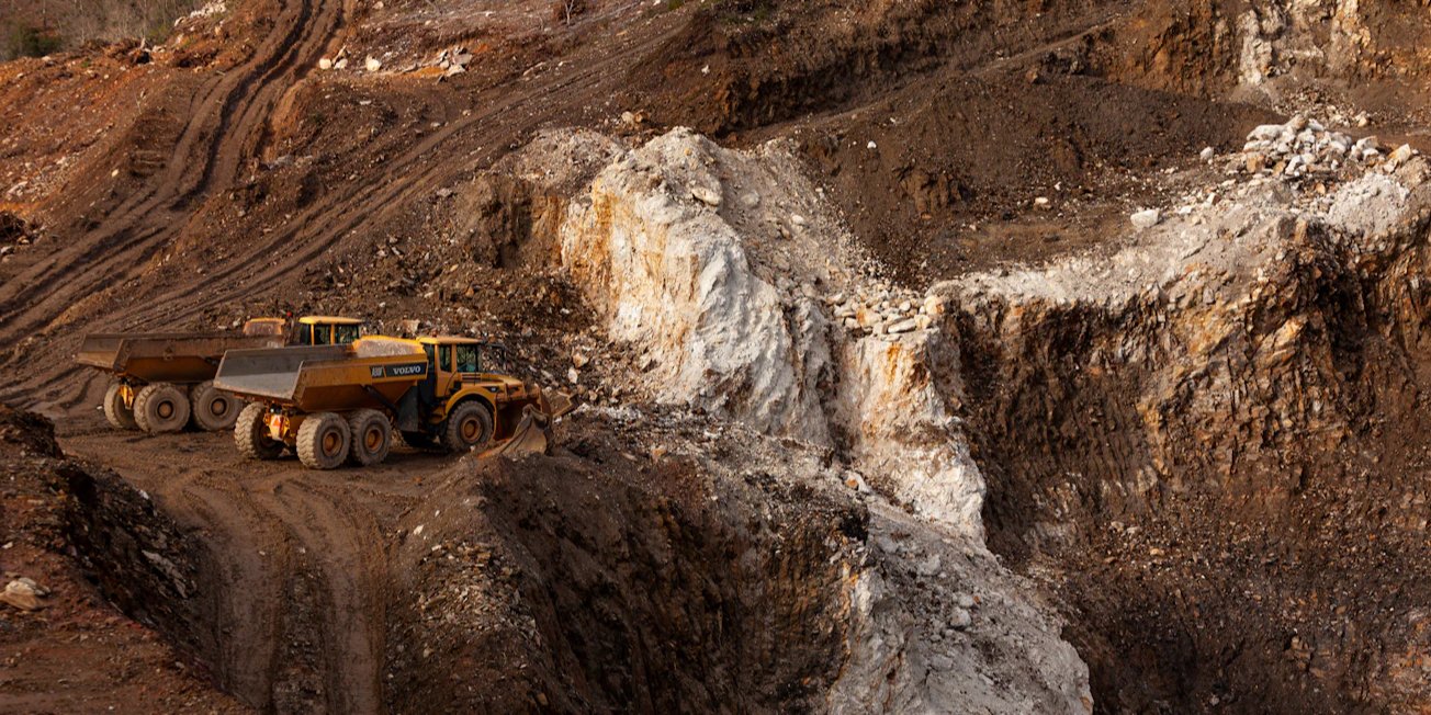 Кабмін хоче поновити позапланові перевірки бізнесу, який займається розробкою надр (Фото: Unsplash)