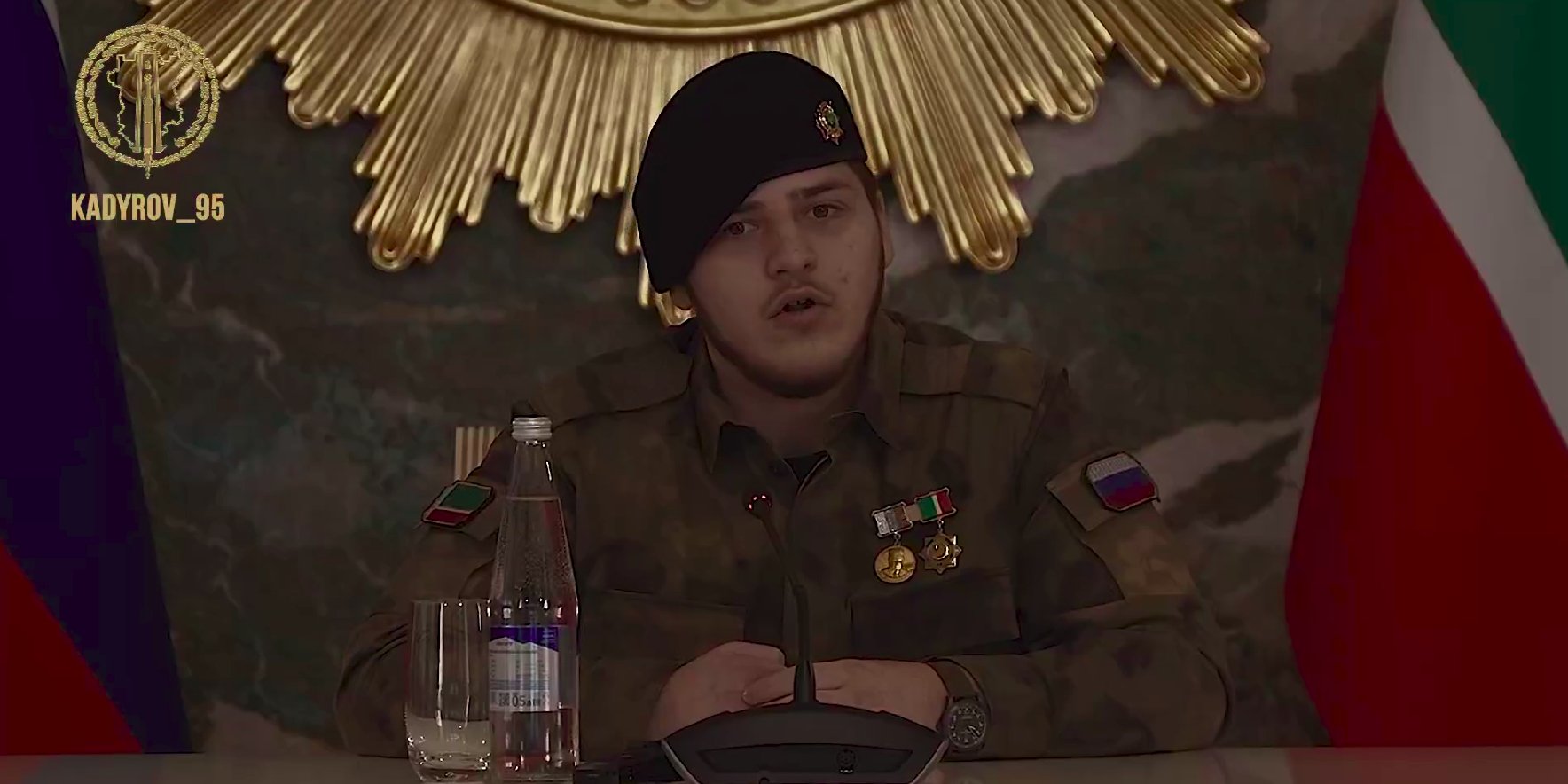 Адам Кадиров на нараді в Чечні, яка, ймовірно, відбулася за день до того, як він потрапив у ДТП (Фото: Кадр відео Kadyrov95 via Telegram)