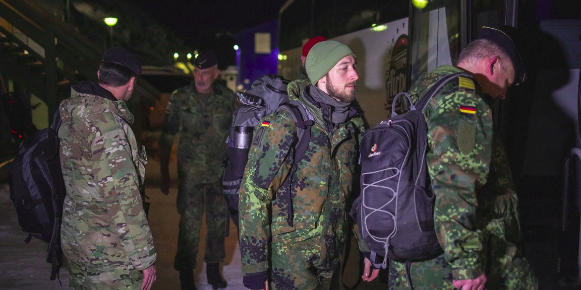 Німецькі військові під час прибуття в Нуук, 16 січня 2026 року (Фото: REUTERS/Marko Djurica)