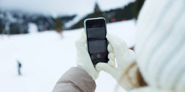 iPhone на морозі (Фото: depositphotos.com)