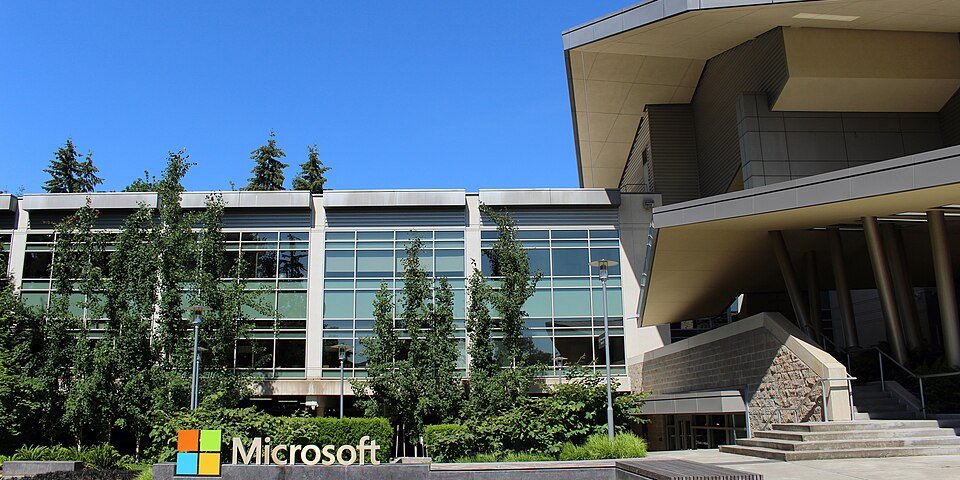Корпорація Microsoft анонсувала вихід Rho-alpha (Фото: Coolcaesar)