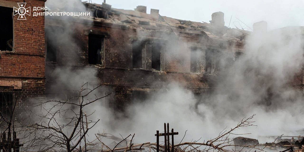 Aftermath of Russian combined drone and missile air assault on Kryvyi Rih, Jan. 22 (Photo: The State Emergency Services)