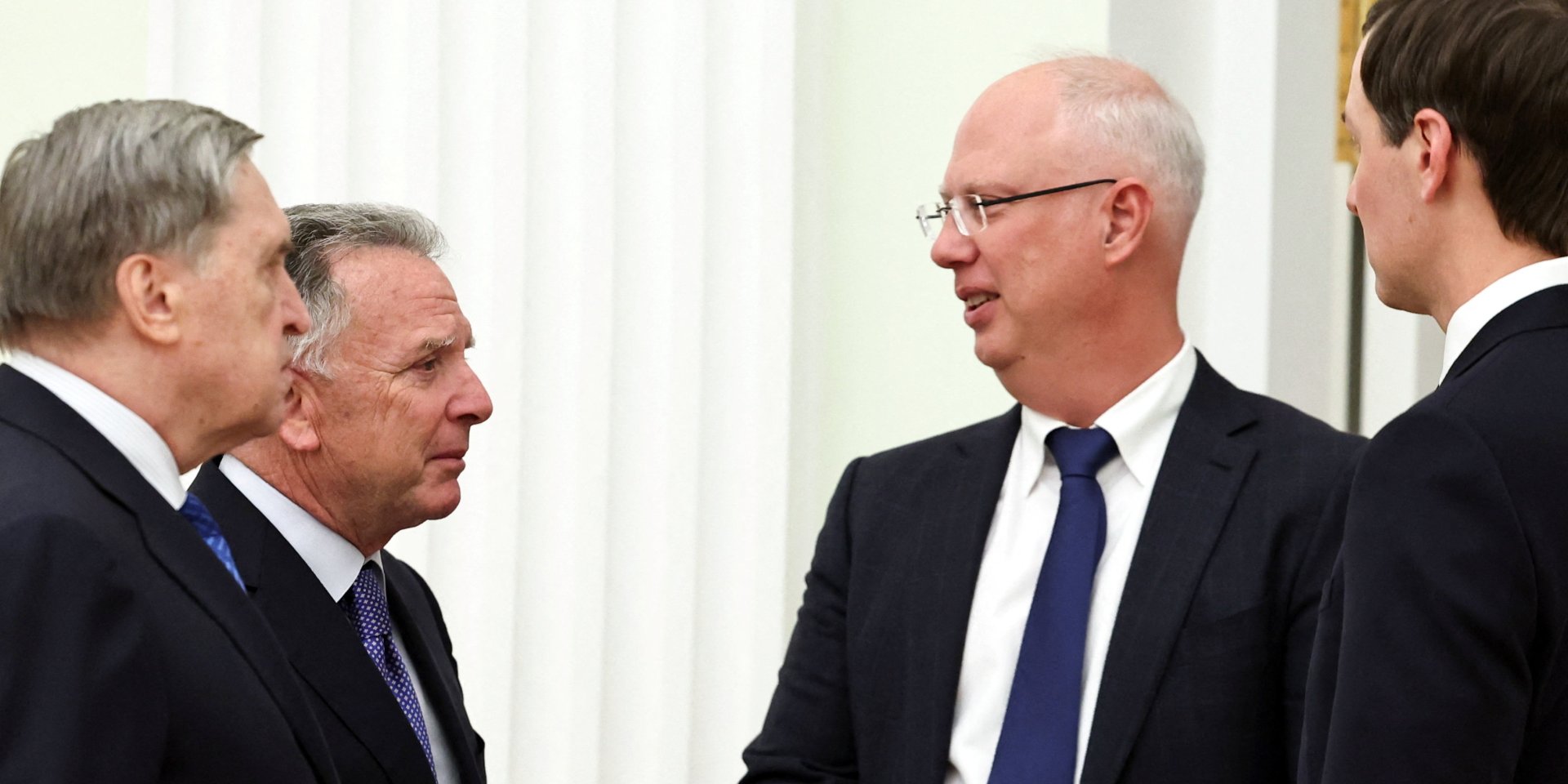 Спеціальний посланець президента США Дональда Трампа Стів Віткофф, його зять Джаред Кушнер, в Кремлі в Москві, 22 січня 2026 рік (Фото: Sputnik/Alexander Kazakov/Pool via REUTERS)