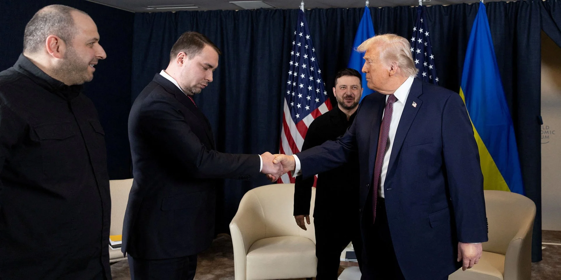 На зустрічі президентів Володимира Зеленського та Дональда Трампа були присутні ключові українські перемовники — секретар Радбезу Рустем Умєров (ліворуч) та очільник ОП Кирило Буданов (Фото: Офіс президента України)